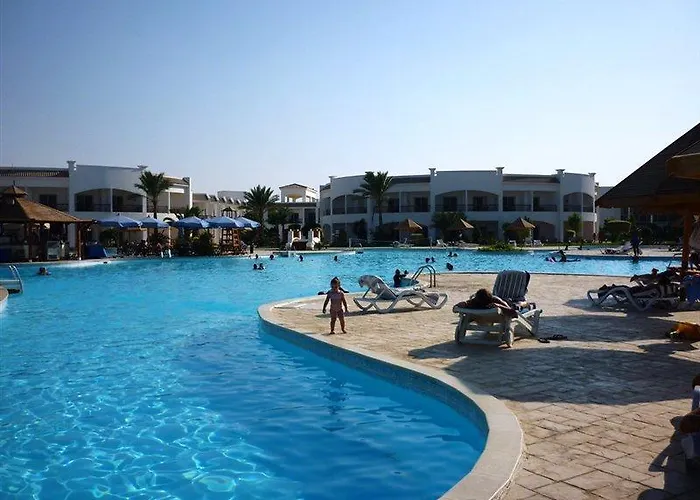 Sunrise Alma Bay Üdülőközpont 4*